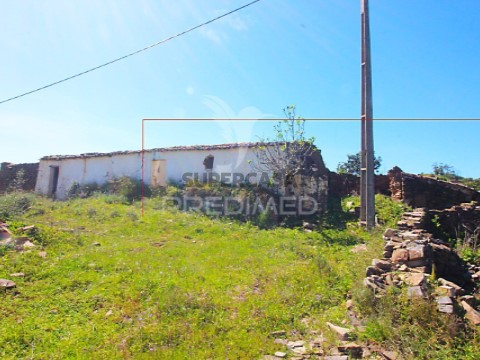 Terreno em São Bartolomeu de Messines, Silves