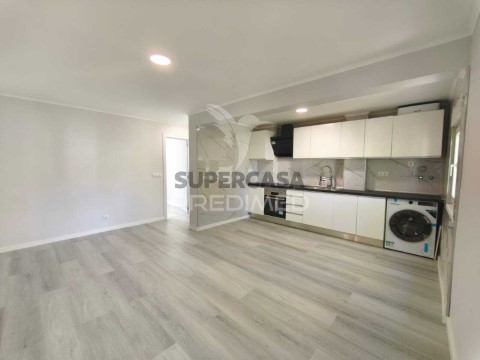 Apartamento T3 em Laranjeiro e Feijó, Almada