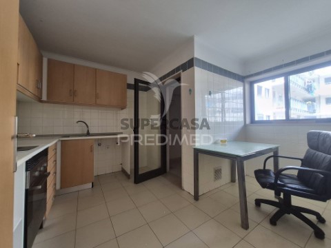 Apartamento T2 em Santa Clara, Lisboa