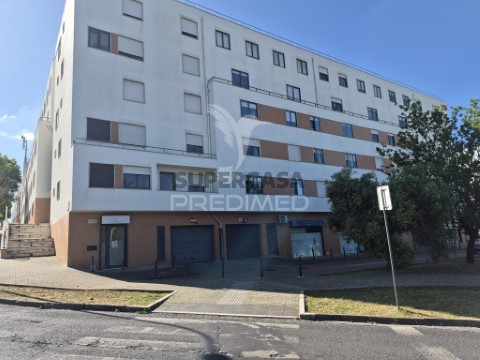 Apartamento T2 em Santa Clara, Lisboa