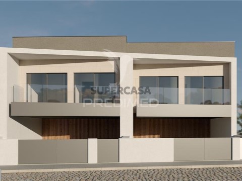 Moradia Geminada T4 em Coronado (São Romão e São Mamede), Trofa