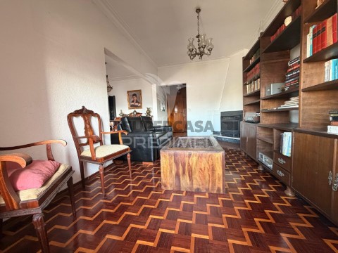 Apartamento T4 em Alhos Vedros, Moita