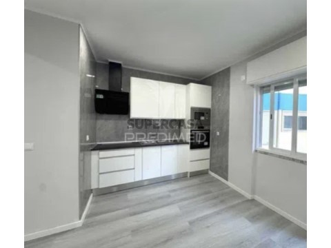 Appartement 1 kamer Op Venteira, Amadora