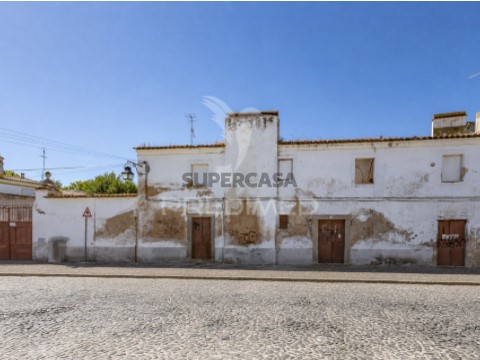 Maison au Évora (São Mamede, Sé, São Pedro e Santo Antão), Évora
