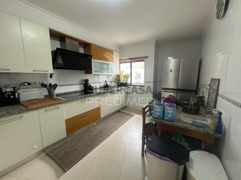 Apartamento T2 em Mina de Água, Amadora
