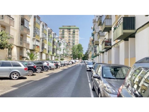 Apartamento T2 em Santa Iria de Azoia, São João da Talha e Bobadela, Loures