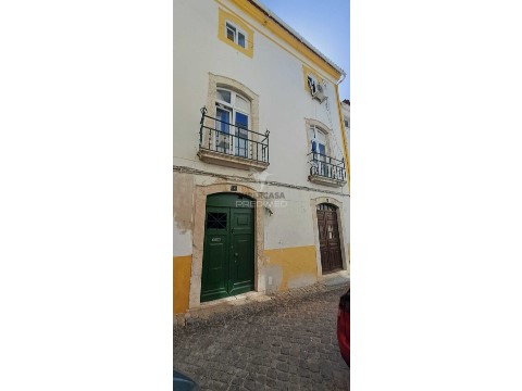建筑 在 Assunção, Ajuda, Salvador e Santo Ildefonso, Elvas