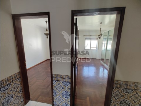 Apartamento T3 em Baixa da Banheira e Vale da Amoreira, Moita