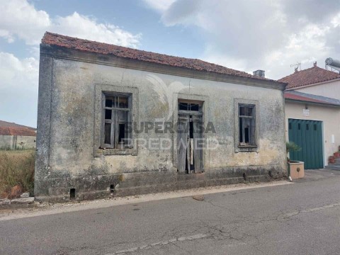 Moradia Geminada T2 em Oiã, Oliveira do Bairro