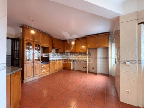Apartamento T3 em Nossa Senhora do Pópulo, Coto e São Gregório, Caldas da Rainha