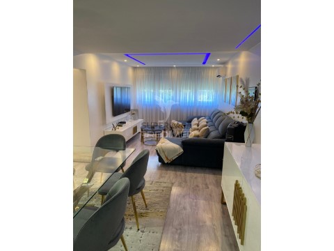 Apartamento T3 em Corroios, Seixal