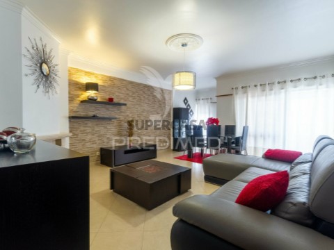 Apartamento T3 em Massamá e Monte Abraão, Sintra