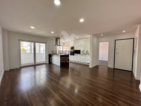 Apartamento T3 em São Sebastião, Setúbal
