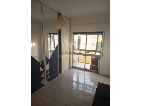 Apartamento T3 em Laranjeiro e Feijó, Almada