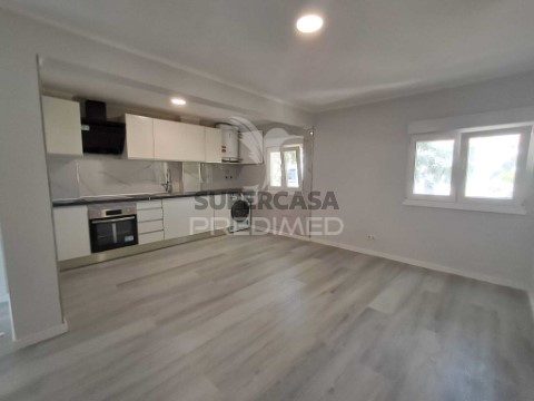 Apartamento T3 em Laranjeiro e Feijó, Almada