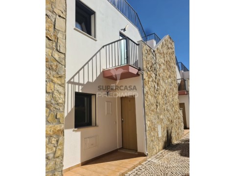 Moradia em Banda T3 em Guia, Albufeira