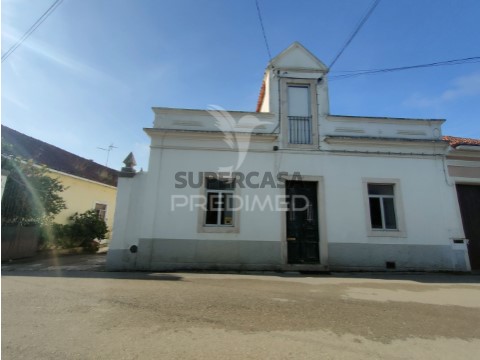 Moradia T4 em Alcanena e Vila Moreira, Alcanena
