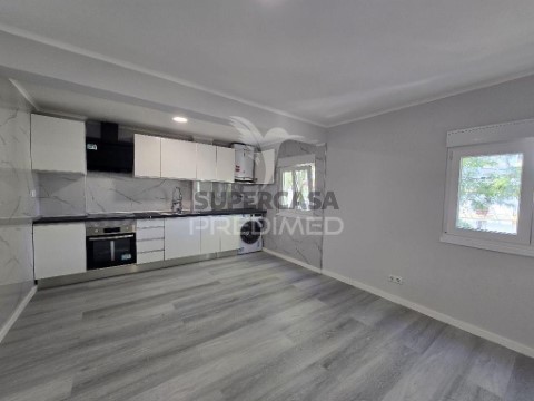 Apartamento T3 em Laranjeiro e Feijó, Almada