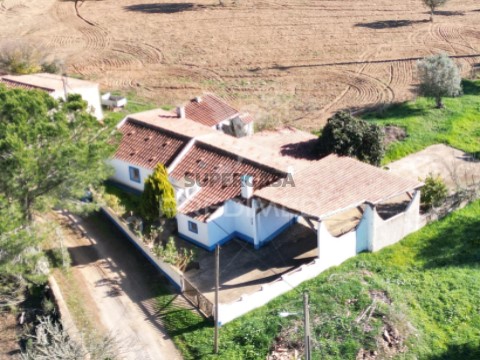Quinta Rural T4 em Relíquias, Odemira