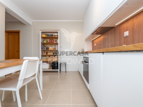 Apartamento T3 em Palmeira, Braga