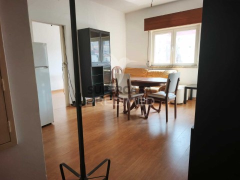 Apartamento T2 em Águas Livres, Amadora