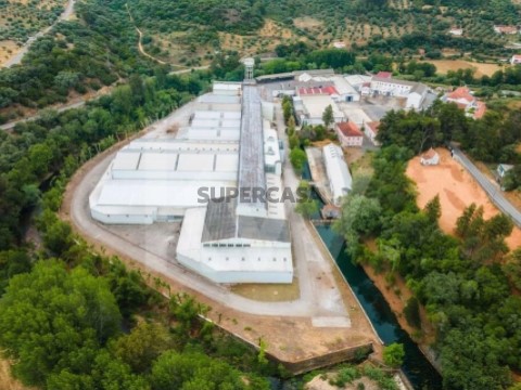 Armazém em Além da Ribeira e Pedreira, Tomar