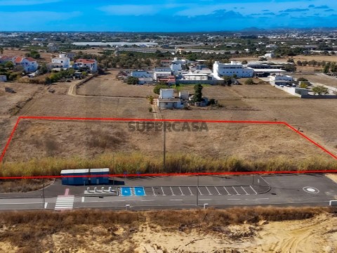 Terreno em Faro (Sé e São Pedro), Faro
