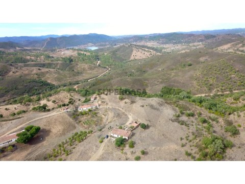 Moradia T4 em São Marcos da Serra, Silves