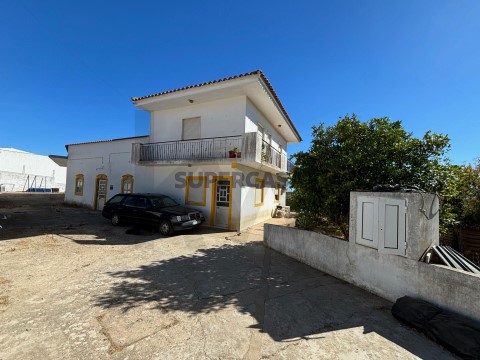 Moradia com áreas independentes - Parragil/Loulé - Excelente para investimento