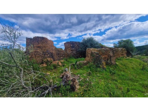 Terreno em São Bartolomeu de Messines, Silves