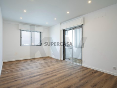 Apartamento T3 em Faro (Sé e São Pedro), Faro