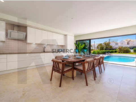 Moradia T4 em Albufeira e Olhos de Água, Albufeira