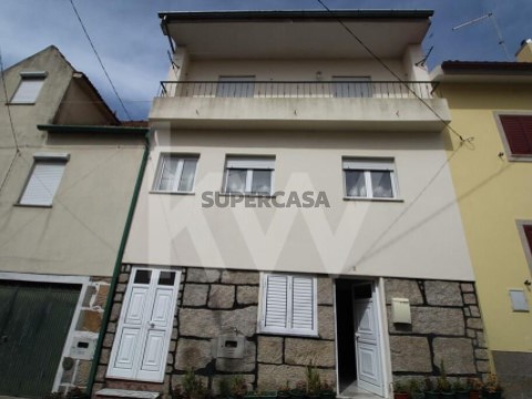 Maison 2 Chambres au Bobadela, Oliveira do Hospital