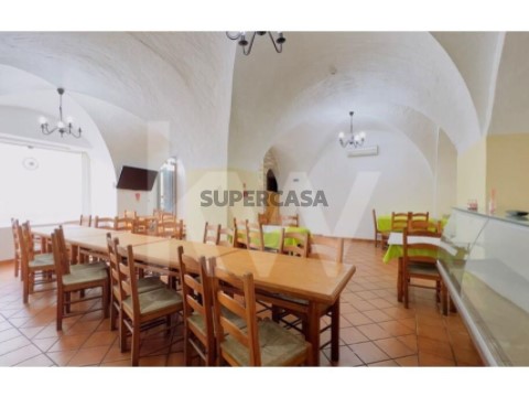 Loja em Santiago Maior e São João Baptista, Beja