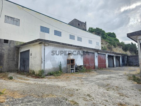 Garagem em Eiras e São Paulo de Frades, Coimbra