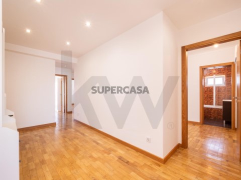 Apartamento T4 em Santa Clara e Castelo Viegas, Coimbra