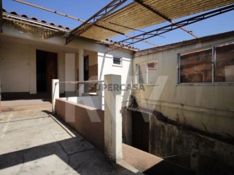 Moradia T4 em Semide e Rio Vide, Miranda do Corvo