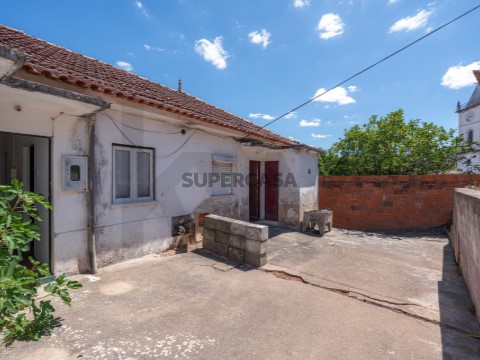 Apartamento T8 em Santa Clara e Castelo Viegas, Coimbra