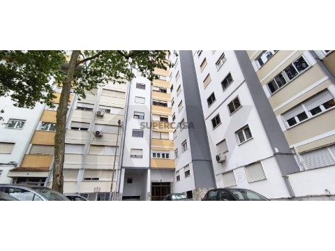 Apartamento T2 em Massamá e Monte Abraão, Sintra
