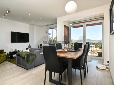 Apartamento T3 em Santo António dos Cavaleiros e Frielas, Loures