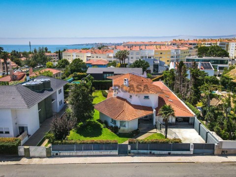 Moradia T5 em Carcavelos e Parede, Cascais