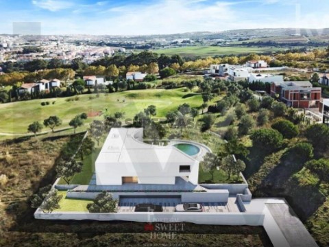 Moradia T4 em Barcarena, Oeiras