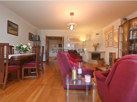 Apartamento T2 em Carnaxide e Queijas, Oeiras