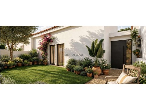 Carrascalinho Front Yard