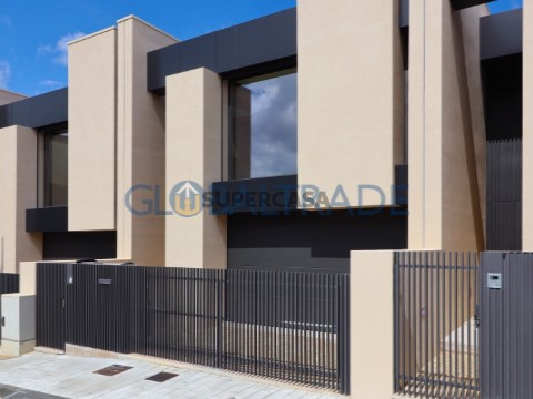 Moradia T3 em Fânzeres e São Pedro da Cova, Gondomar