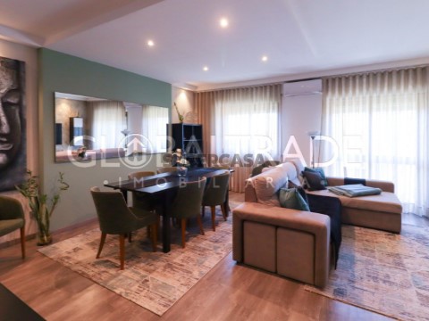 Apartamento T4 em Águas Santas, Maia
