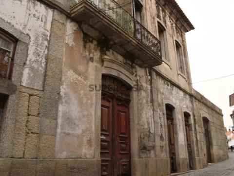 Altes Haus  auf Teixoso e Sarzedo, Covilhã