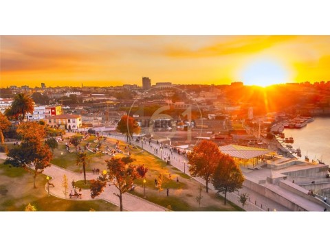 Terreno em Santa Marinha, Vila Nova de Gaia