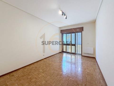 Apartamento T2 em Paranhos, Porto