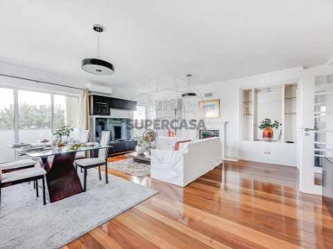 Apartamento T3 em Carnide, Lisboa
